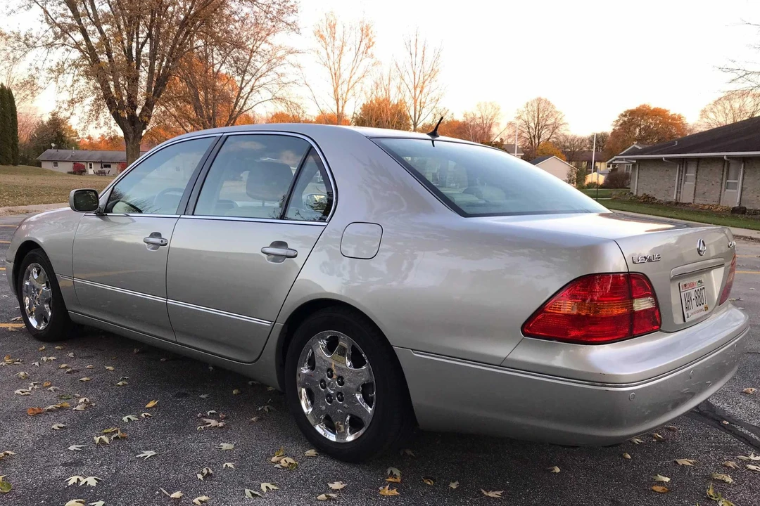 2002 Lexus LS 3rd Gen - Image 4 of 31