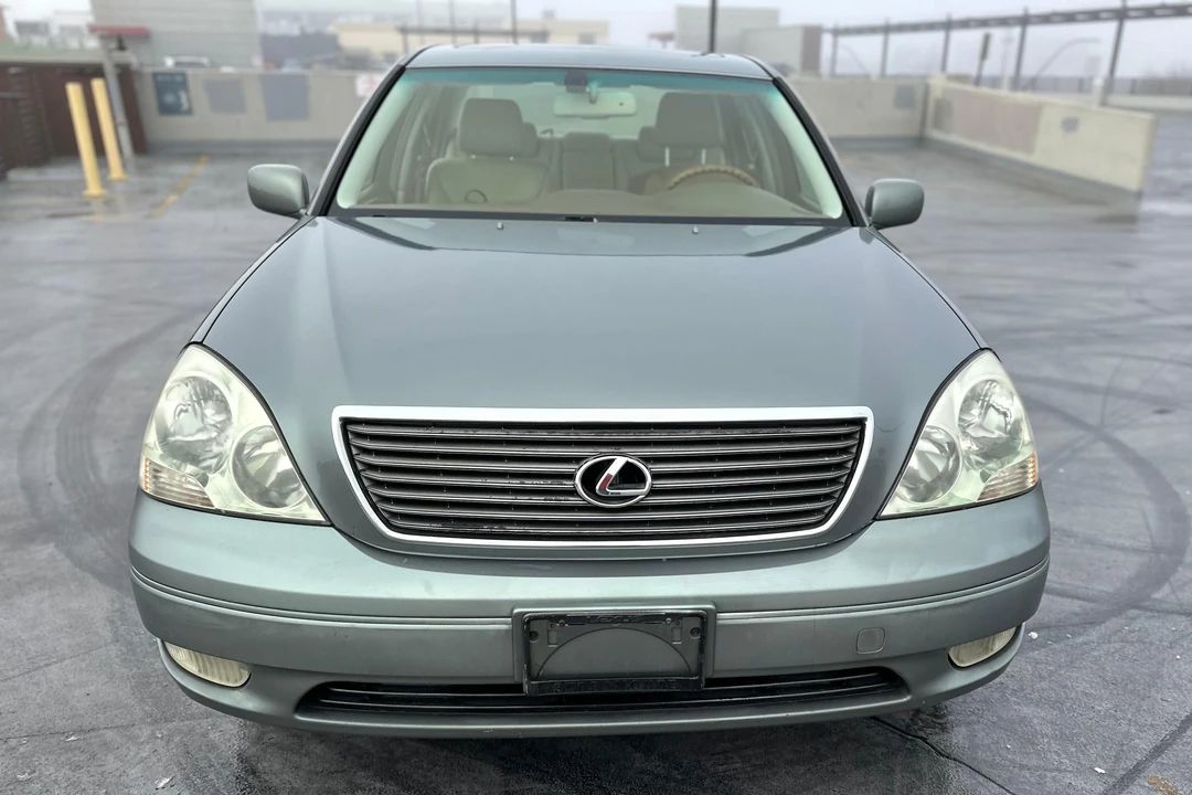 2002 Lexus LS 3rd Gen - Image 2 of 31