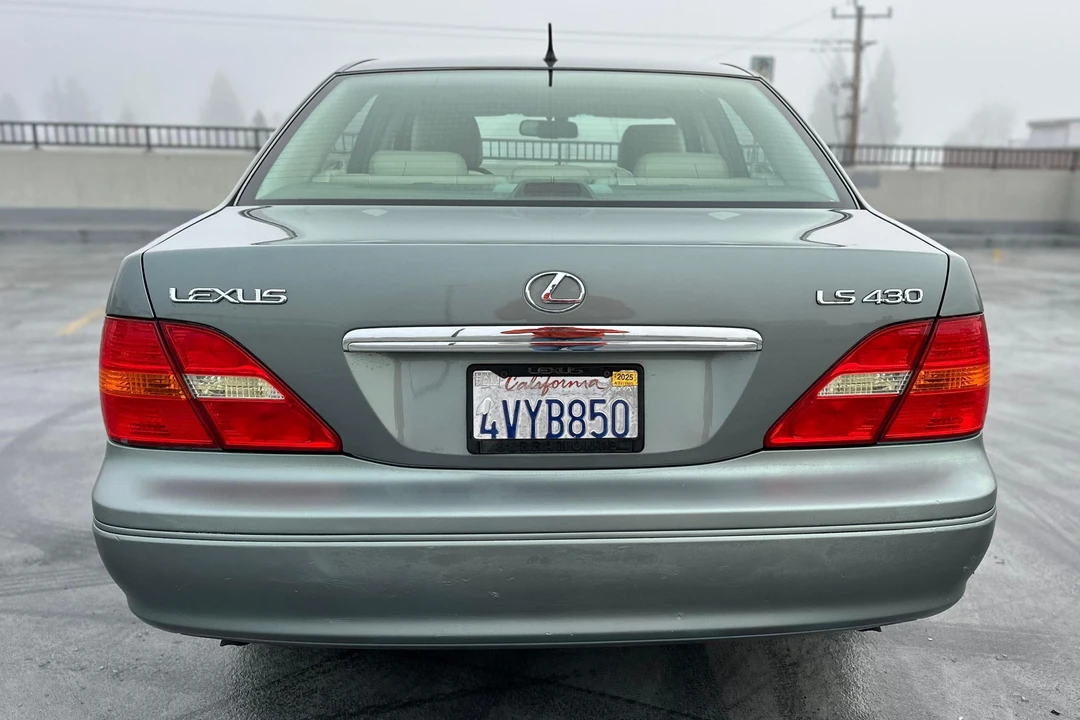 2002 Lexus LS 3rd Gen - Image 5 of 31