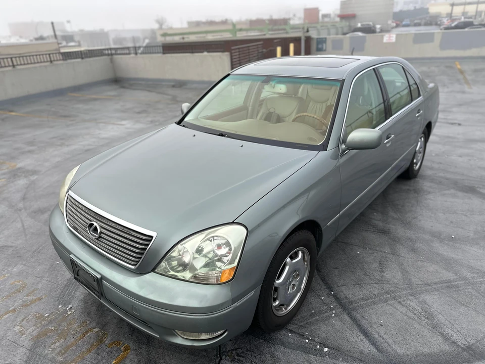 2002 Lexus LS 3rd Gen - Image 7 of 31