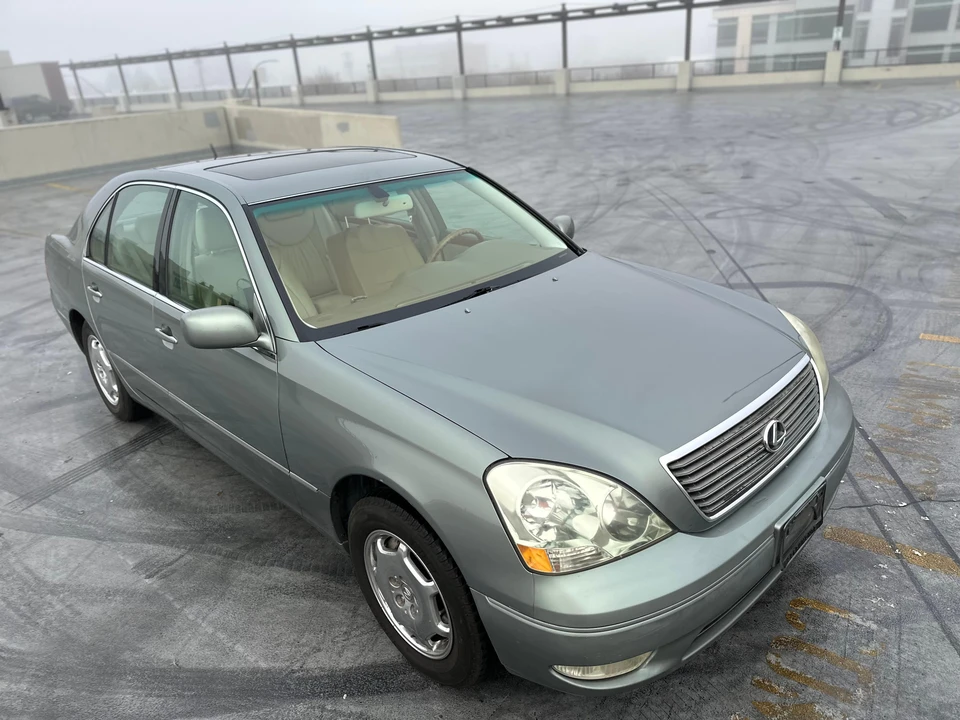 2002 Lexus LS 3rd Gen - Image 25 of 31