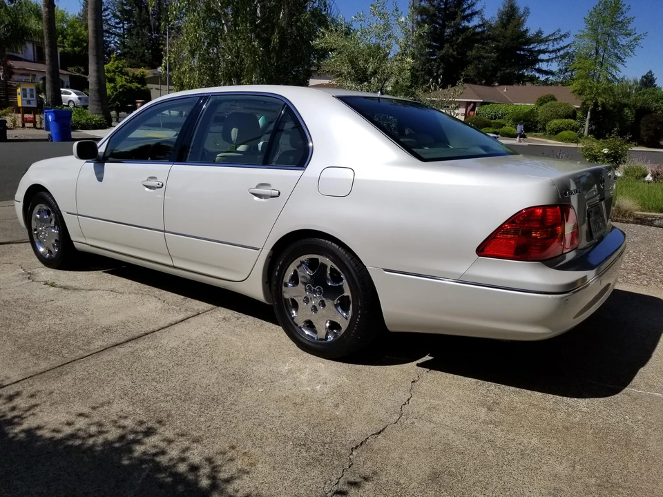 2002 Lexus LS 3rd Gen - Image 7 of 14