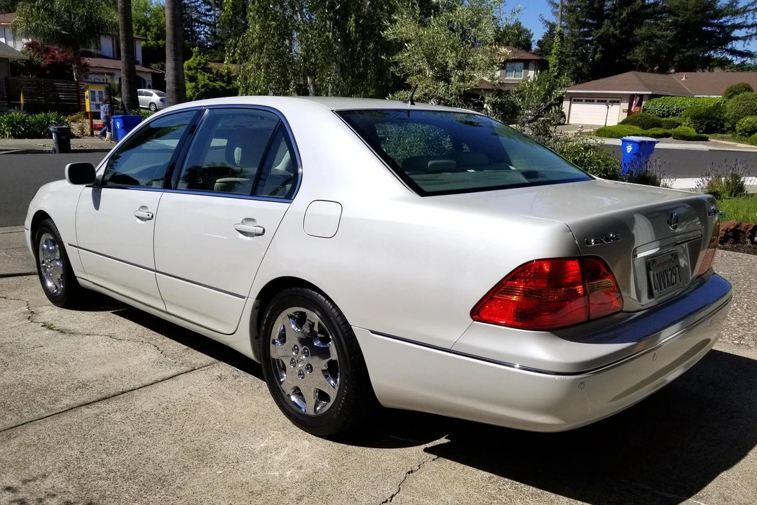 2002 Lexus LS 3rd Gen - Image 4 of 14