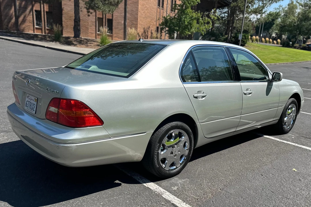 2002 Lexus LS 3rd Gen - Image 4 of 31