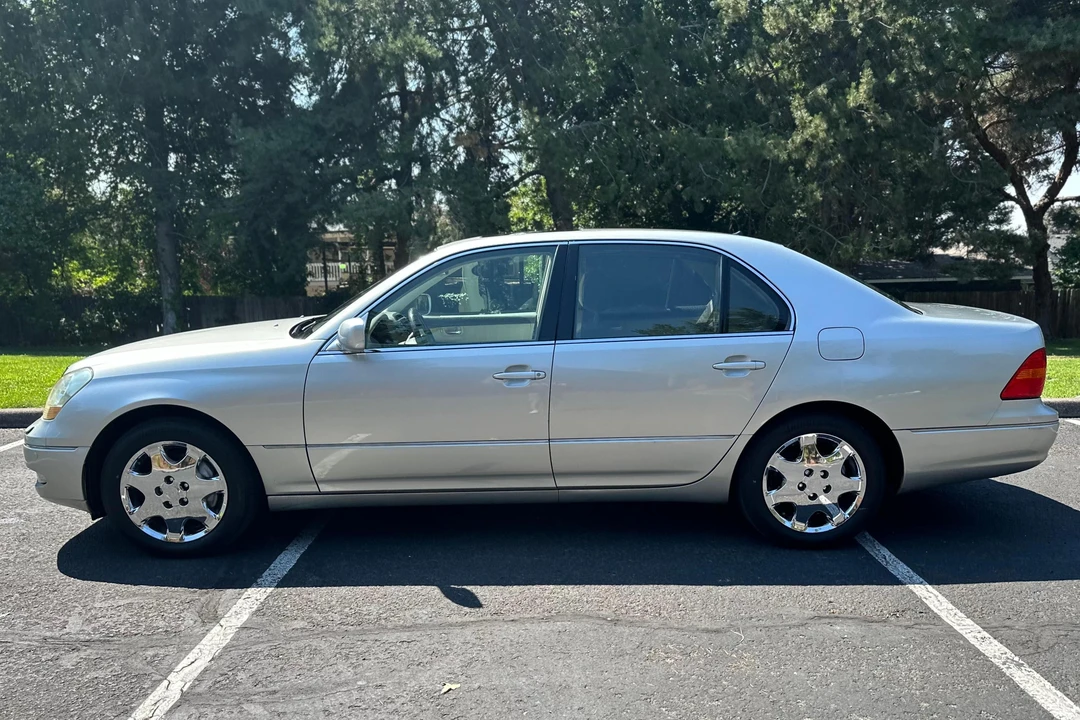 2002 Lexus LS 3rd Gen - Image 3 of 31