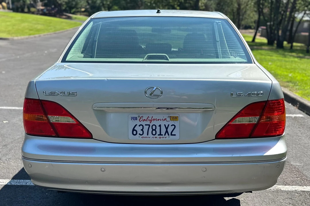 2002 Lexus LS 3rd Gen - Image 5 of 31