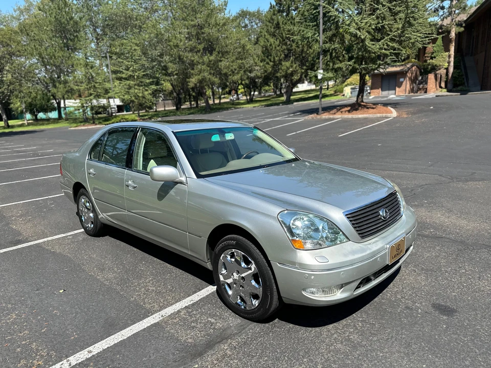 2002 Lexus LS 3rd Gen - Image 11 of 31
