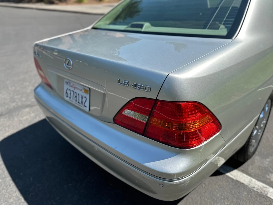 2002 Lexus LS 3rd Gen - Image 21 of 31