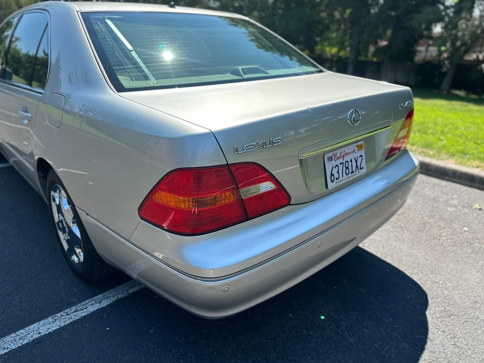 2002 Lexus LS 3rd Gen - Image 20 of 31