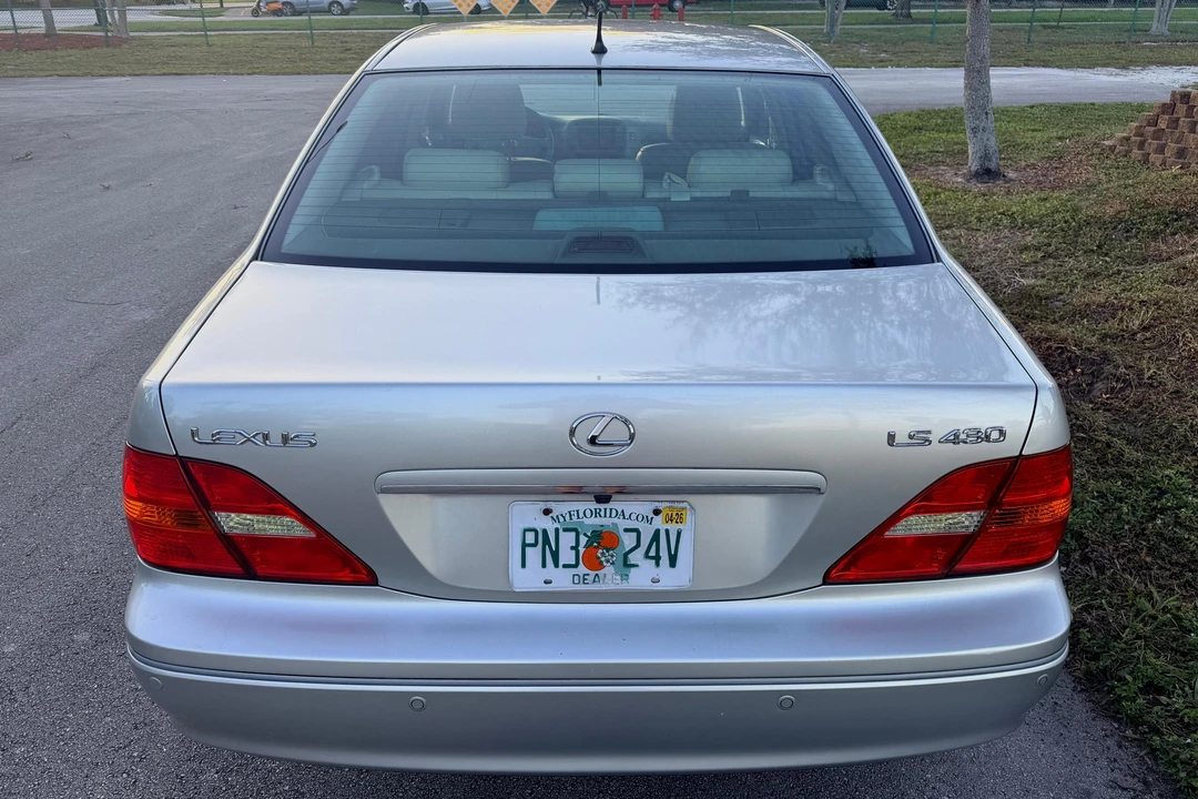2002 Lexus LS 3rd Gen - Image 5 of 31