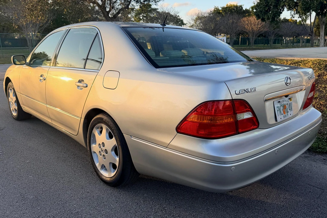 2002 Lexus LS 3rd Gen - Image 4 of 31