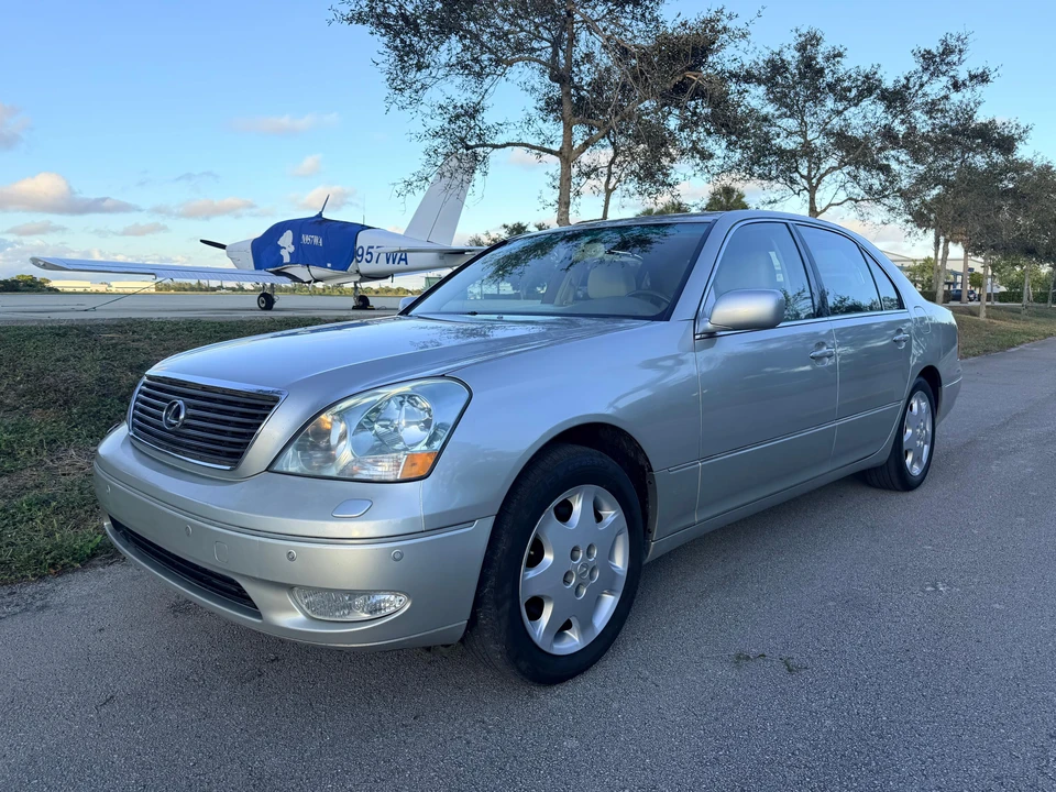 2002 Lexus LS 3rd Gen - Image 7 of 31