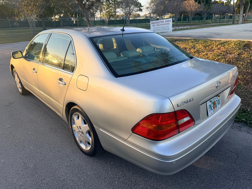 2002 Lexus LS 3rd Gen - Image 14 of 31