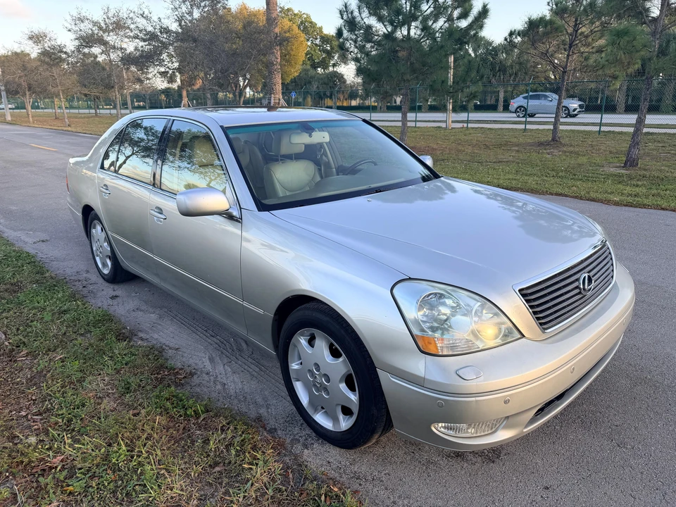 2002 Lexus LS 3rd Gen - Image 22 of 31
