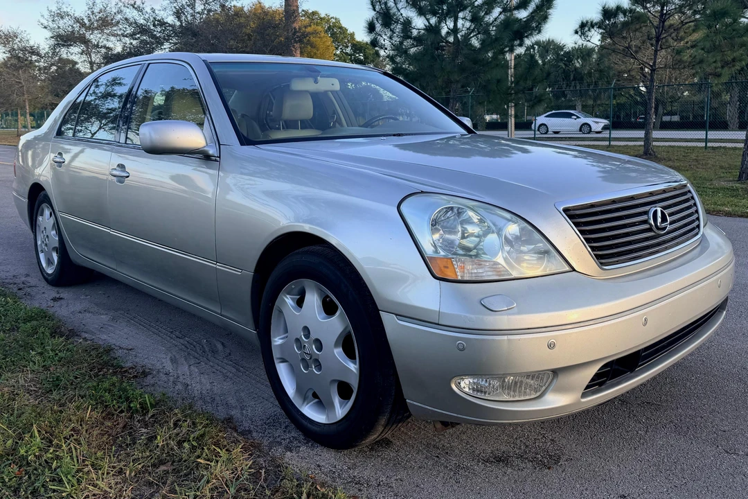 2002 Lexus LS 3rd Gen - Image 3 of 31