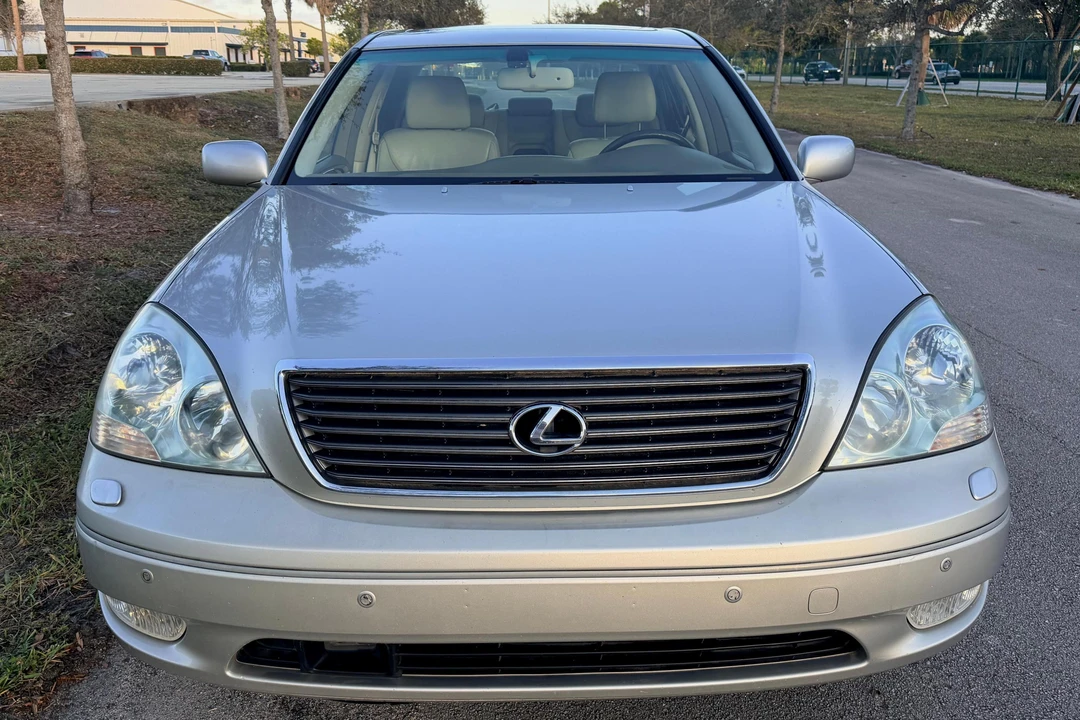 2002 Lexus LS 3rd Gen - Image 2 of 31