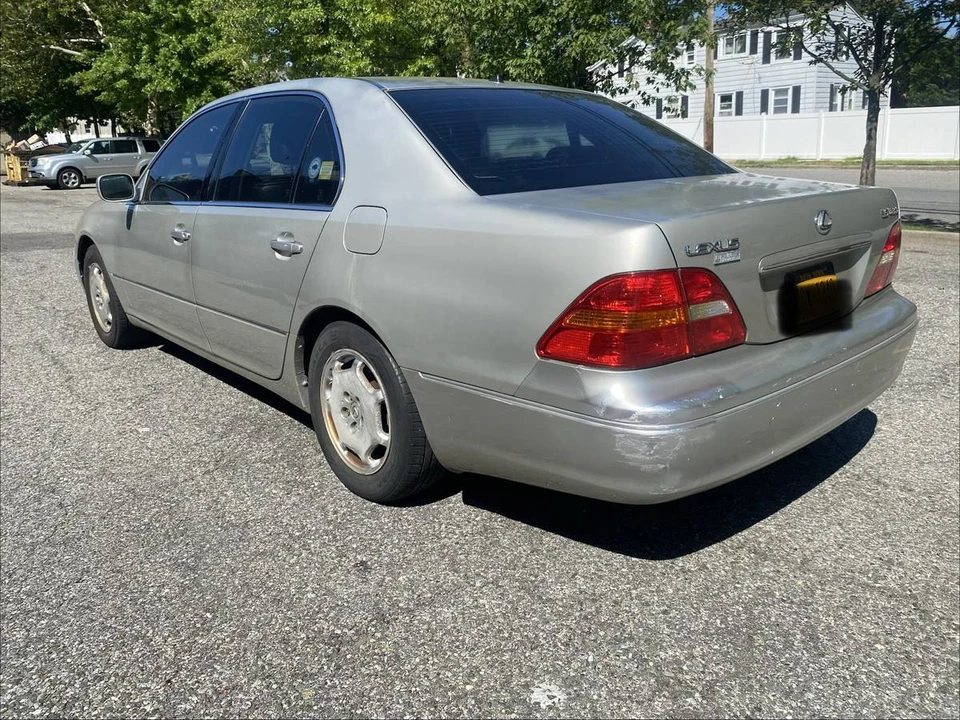2002 Lexus LS 3rd Gen - Image 4 of 12