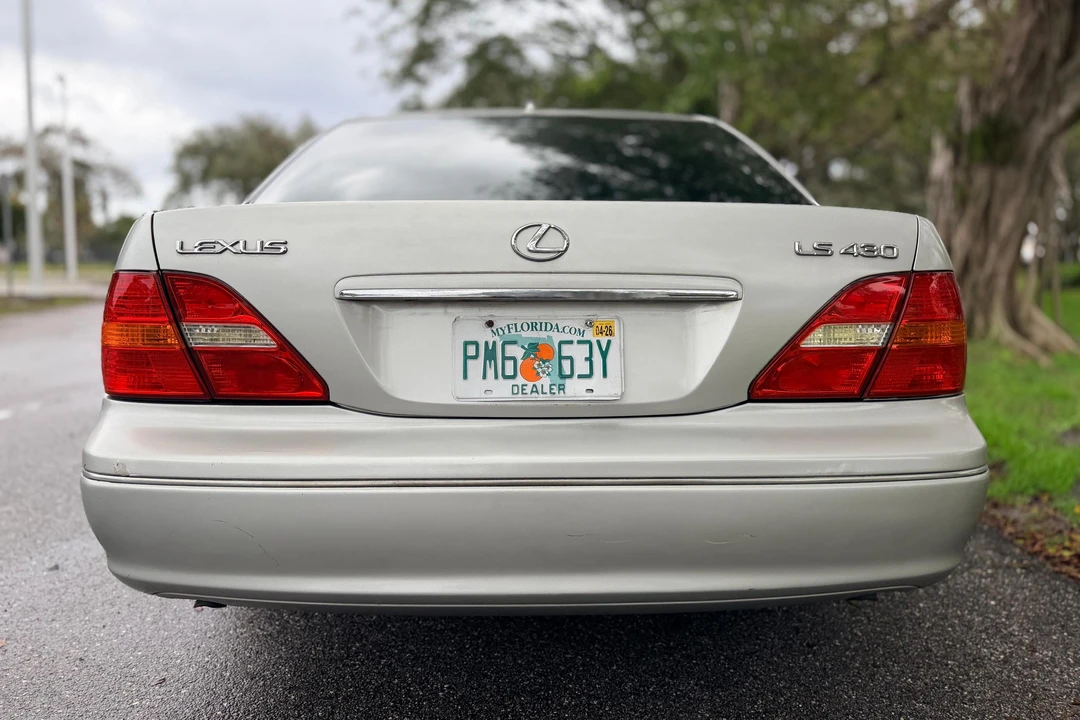 2002 Lexus LS 3rd Gen - Image 5 of 31