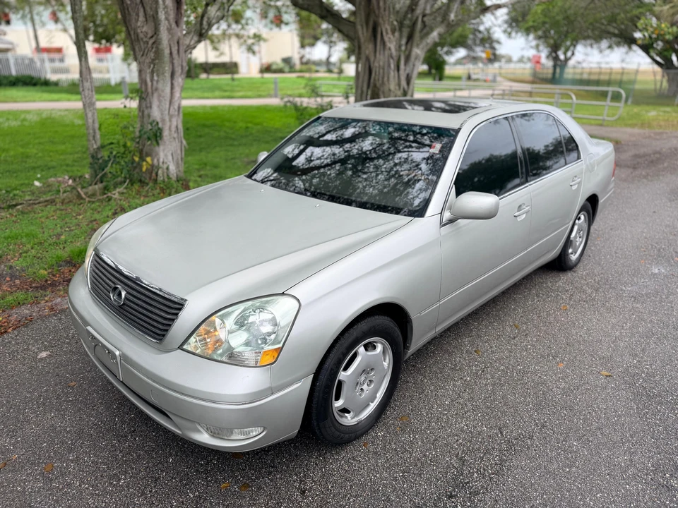 2002 Lexus LS 3rd Gen - Image 9 of 31