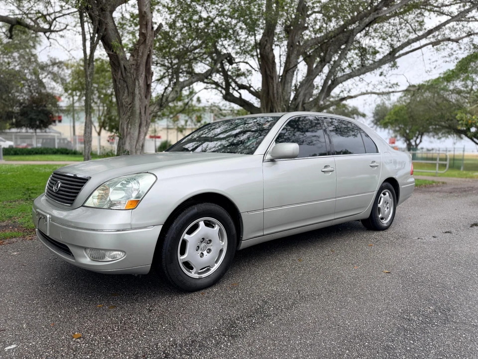 2002 Lexus LS 3rd Gen - Image 14 of 31
