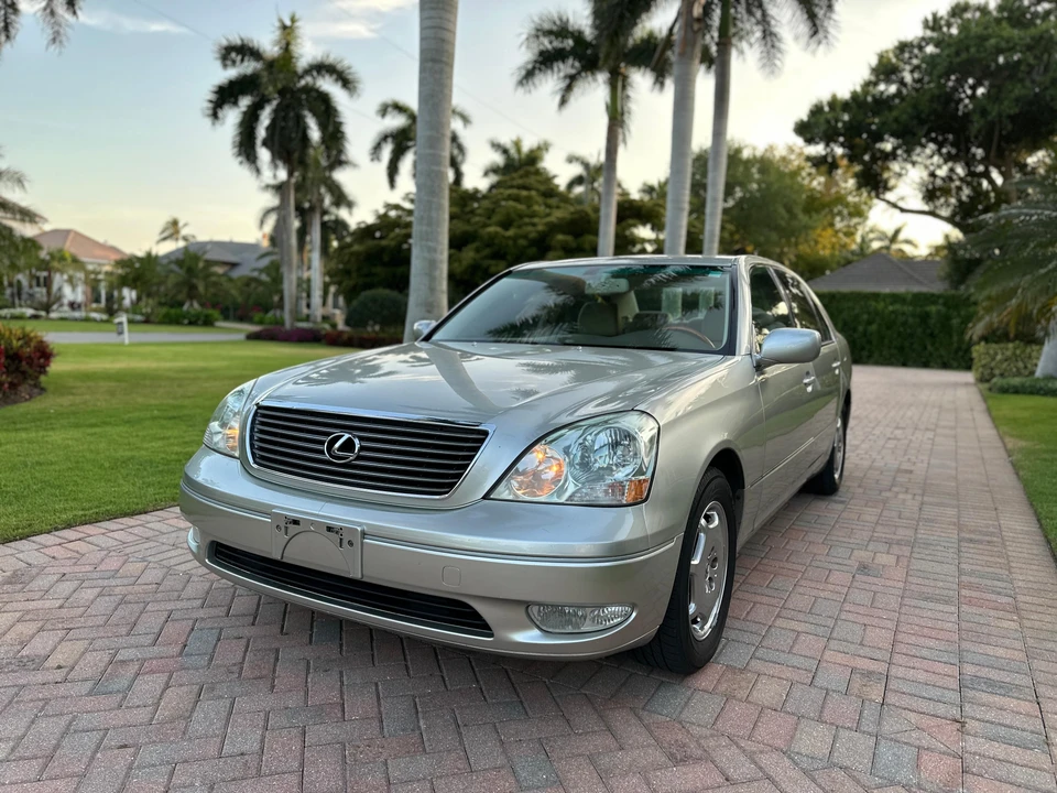 2002 Lexus LS 3rd Gen - Image 10 of 31