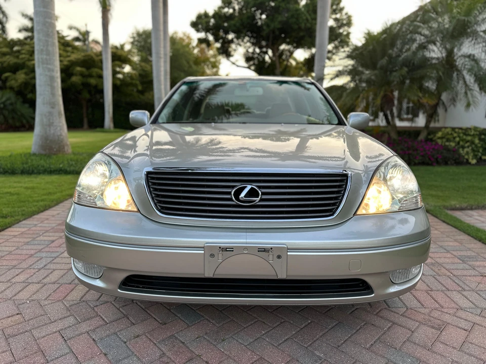 2002 Lexus LS 3rd Gen - Image 9 of 31