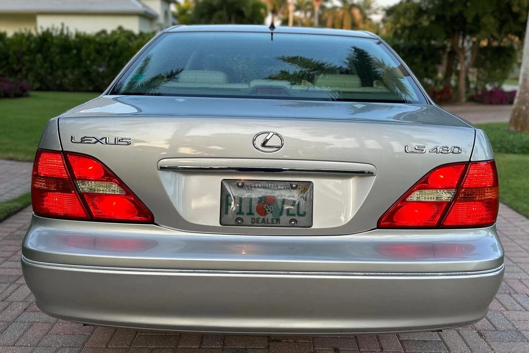 2002 Lexus LS 3rd Gen - Image 5 of 31