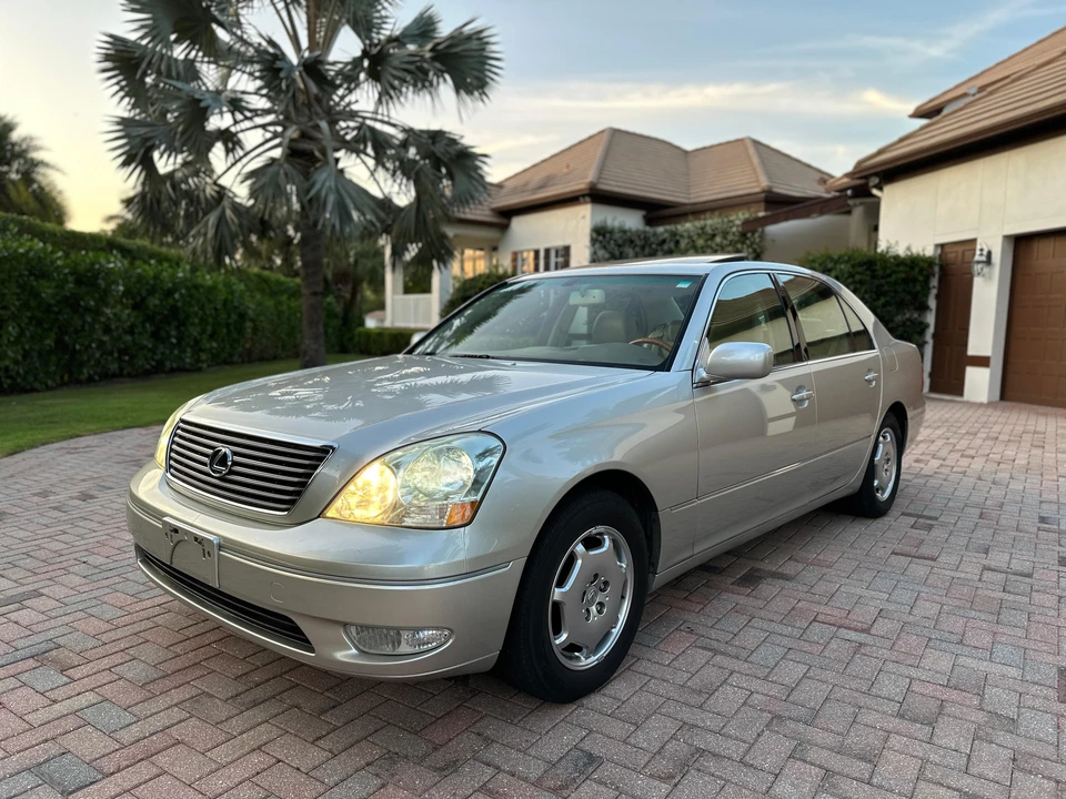 2002 Lexus LS 3rd Gen - Image 14 of 31
