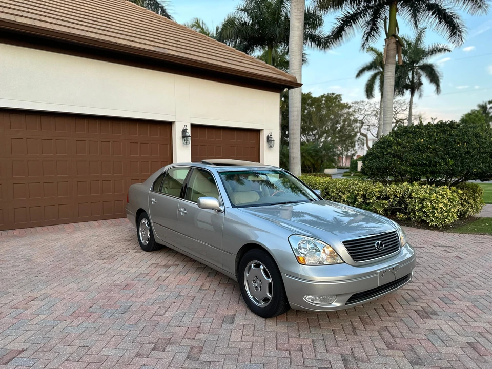 2002 Lexus LS 3rd Gen - Image 24 of 31
