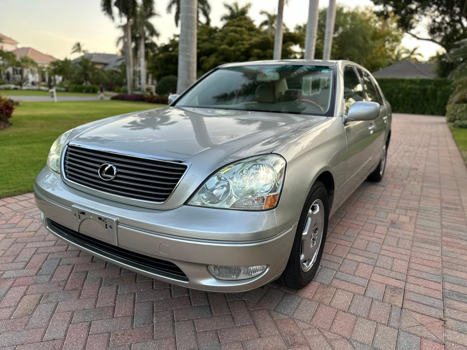 2002 Lexus LS 3rd Gen - Image 11 of 31