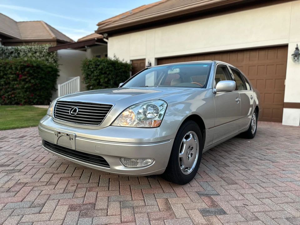 2002 Lexus LS 3rd Gen - Image 12 of 31
