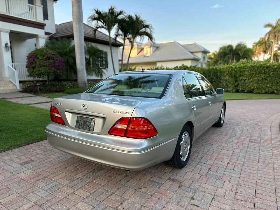 2002 Lexus LS 3rd Gen - Image 23 of 31