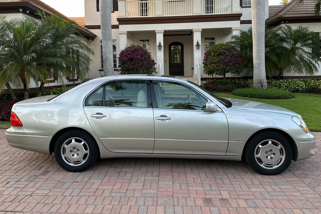 2002 Lexus LS 3rd Gen - Image 3 of 31
