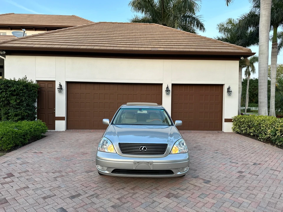2002 Lexus LS 3rd Gen - Image 6 of 31