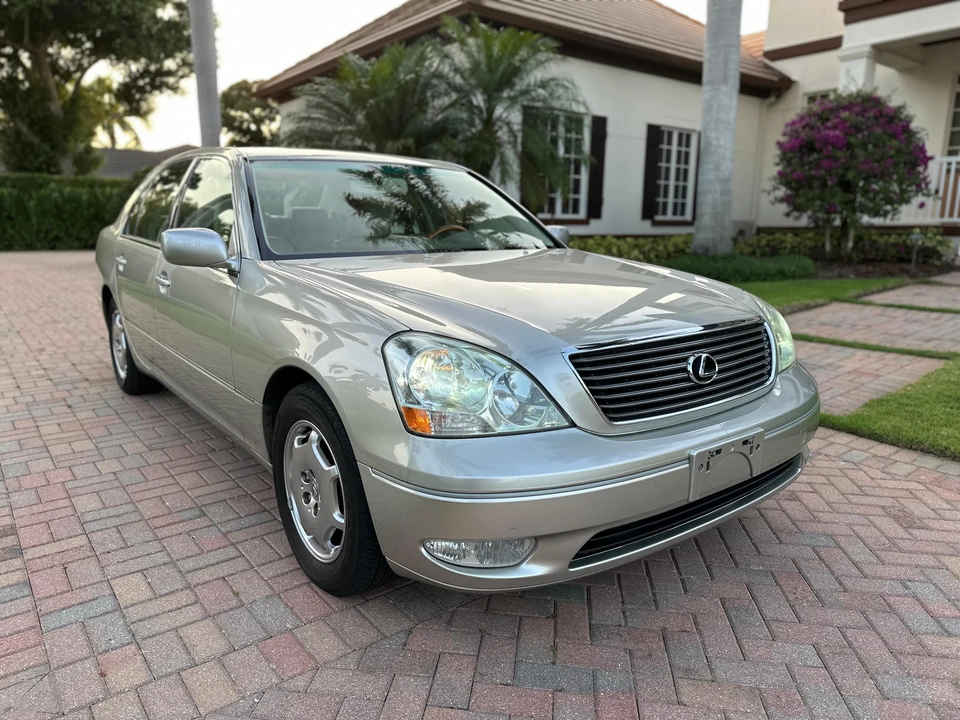 2002 Lexus LS 3rd Gen - Image 27 of 31
