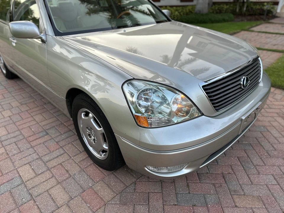 2002 Lexus LS 3rd Gen - Image 28 of 31