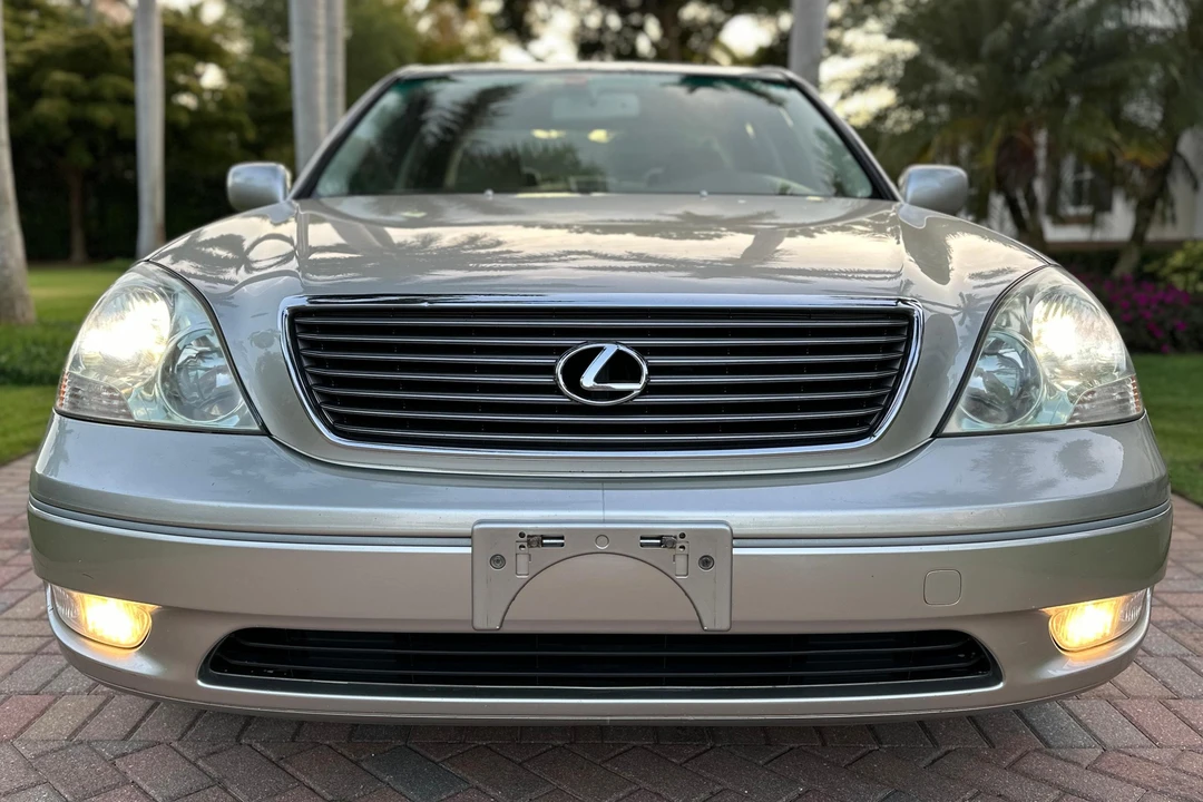 2002 Lexus LS 3rd Gen - Image 2 of 31