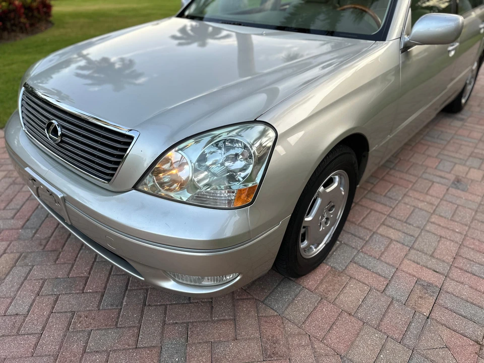 2002 Lexus LS 3rd Gen - Image 29 of 31