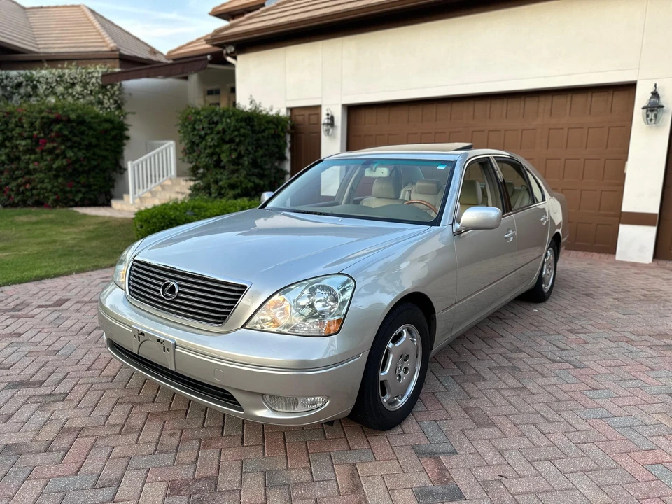 2002 Lexus LS 3rd Gen - Image 13 of 31