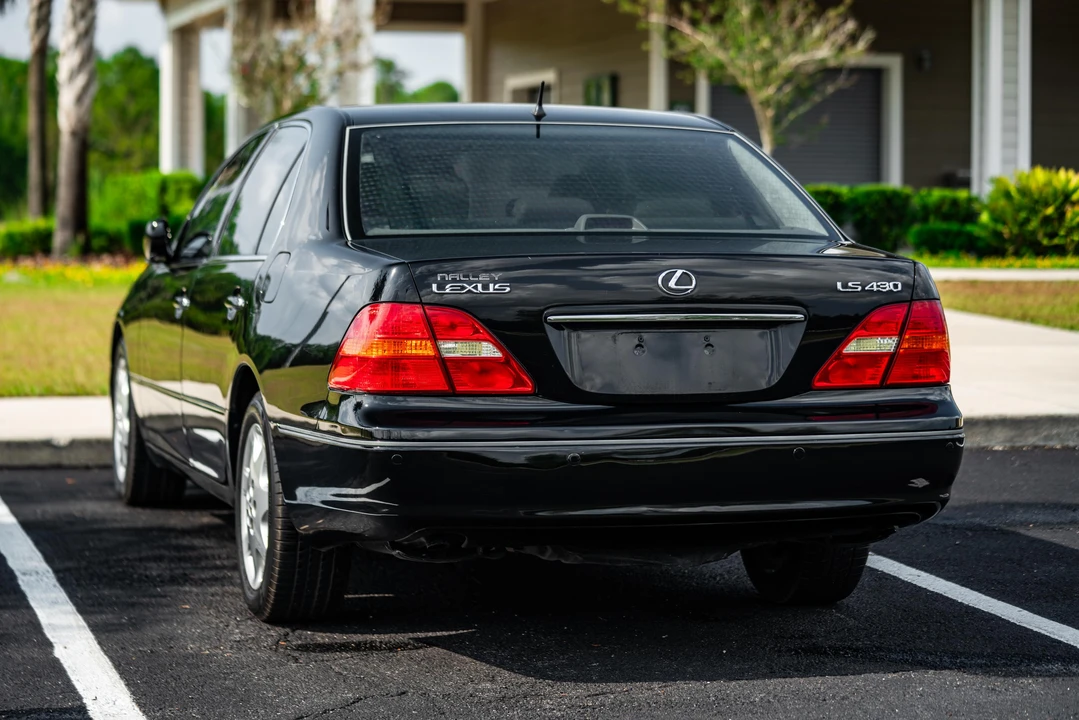 2002 Lexus LS 3rd Gen - Image 21 of 31