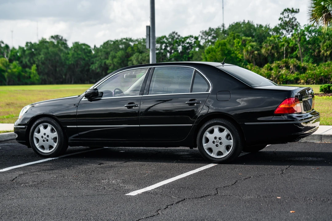 2002 Lexus LS 3rd Gen - Image 14 of 31
