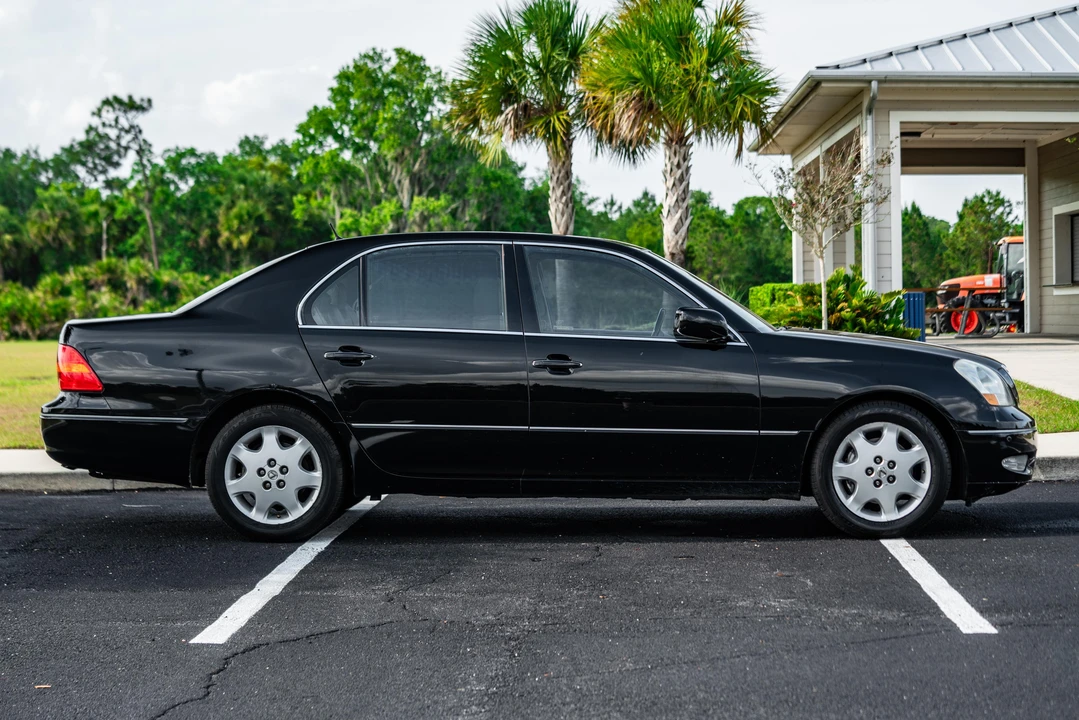 2002 Lexus LS 3rd Gen - Image 29 of 31