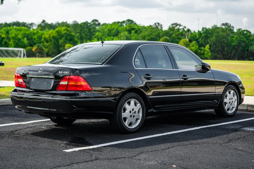 2002 Lexus LS 3rd Gen - Image 25 of 31
