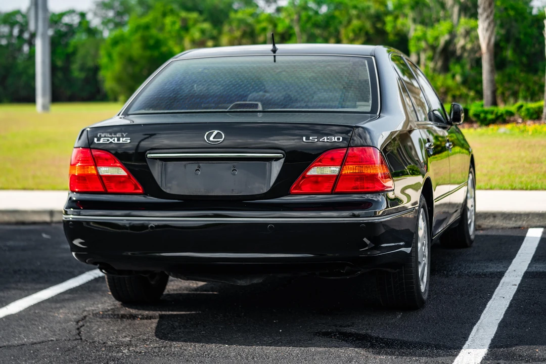 2002 Lexus LS 3rd Gen - Image 21 of 31