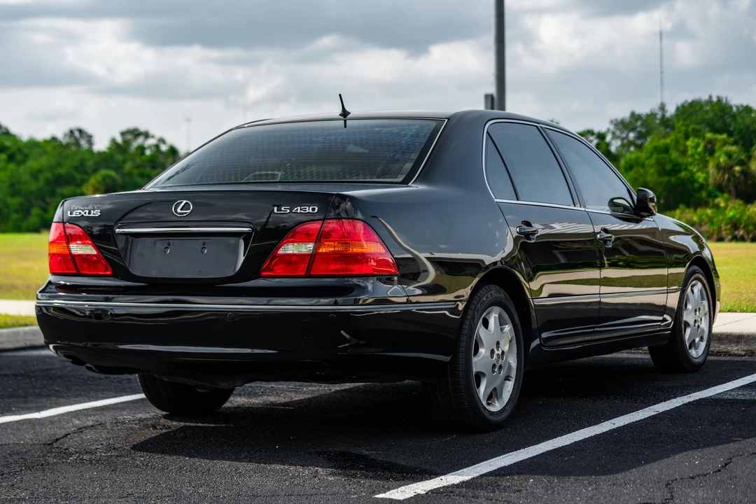 2002 Lexus LS 3rd Gen - Image 23 of 31