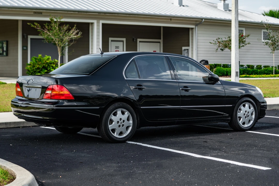 2002 Lexus LS 3rd Gen - Image 26 of 31