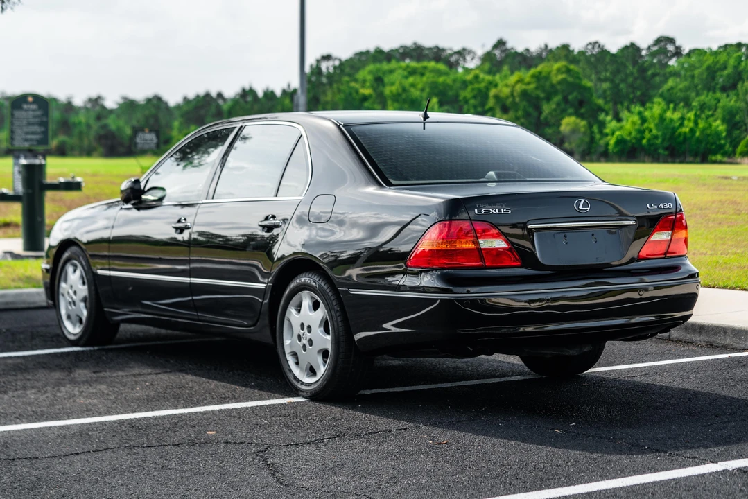 2002 Lexus LS 3rd Gen - Image 18 of 31