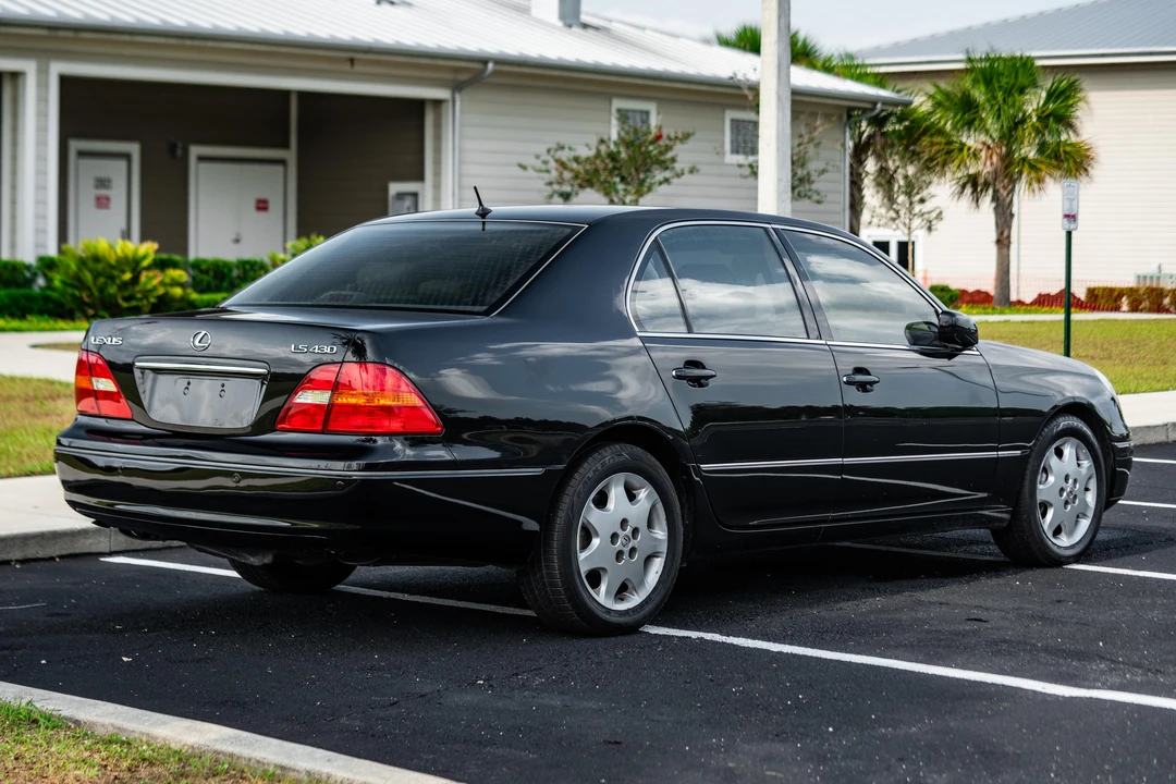 2002 Lexus LS 3rd Gen - Image 24 of 31
