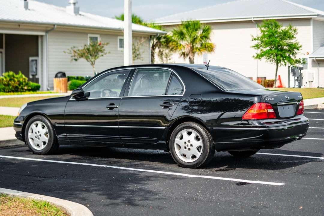 2002 Lexus LS 3rd Gen - Image 15 of 31