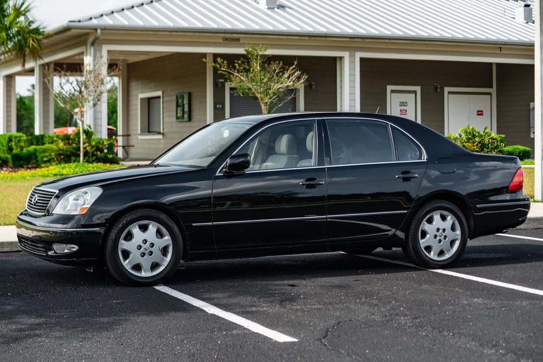 2002 Lexus LS 3rd Gen - Image 12 of 31
